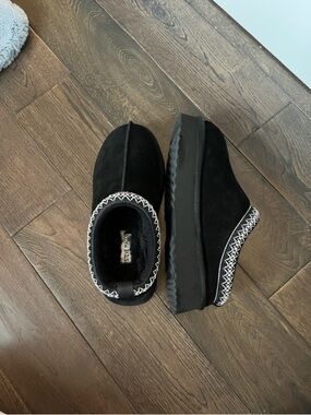 Steve Madden “tazman” Black Suede Platform Slip-On Shoes